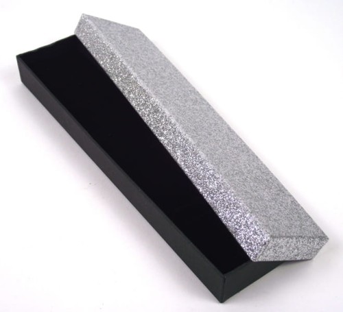 PUDEŁKO NA BIŻUTERIĘ  