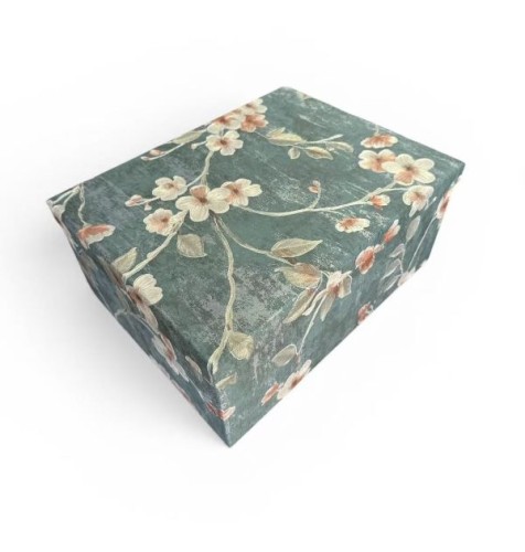 PUDEŁKA 10 SZT KPL KWIATY TŁOCZONE  